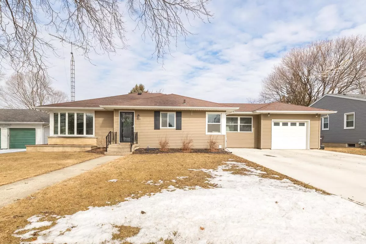 Fall River, WI 53932,324 Kane STREET