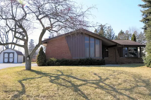 S70W13351 Fennimore LANE, Muskego, WI 53150