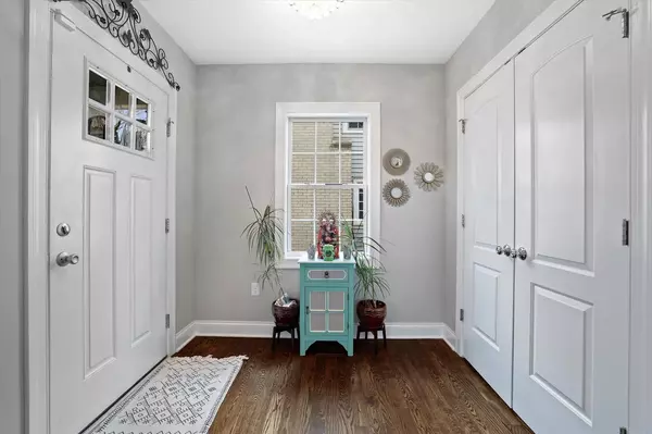 Whitefish Bay, WI 53217,5769 N Shoreland AVENUE