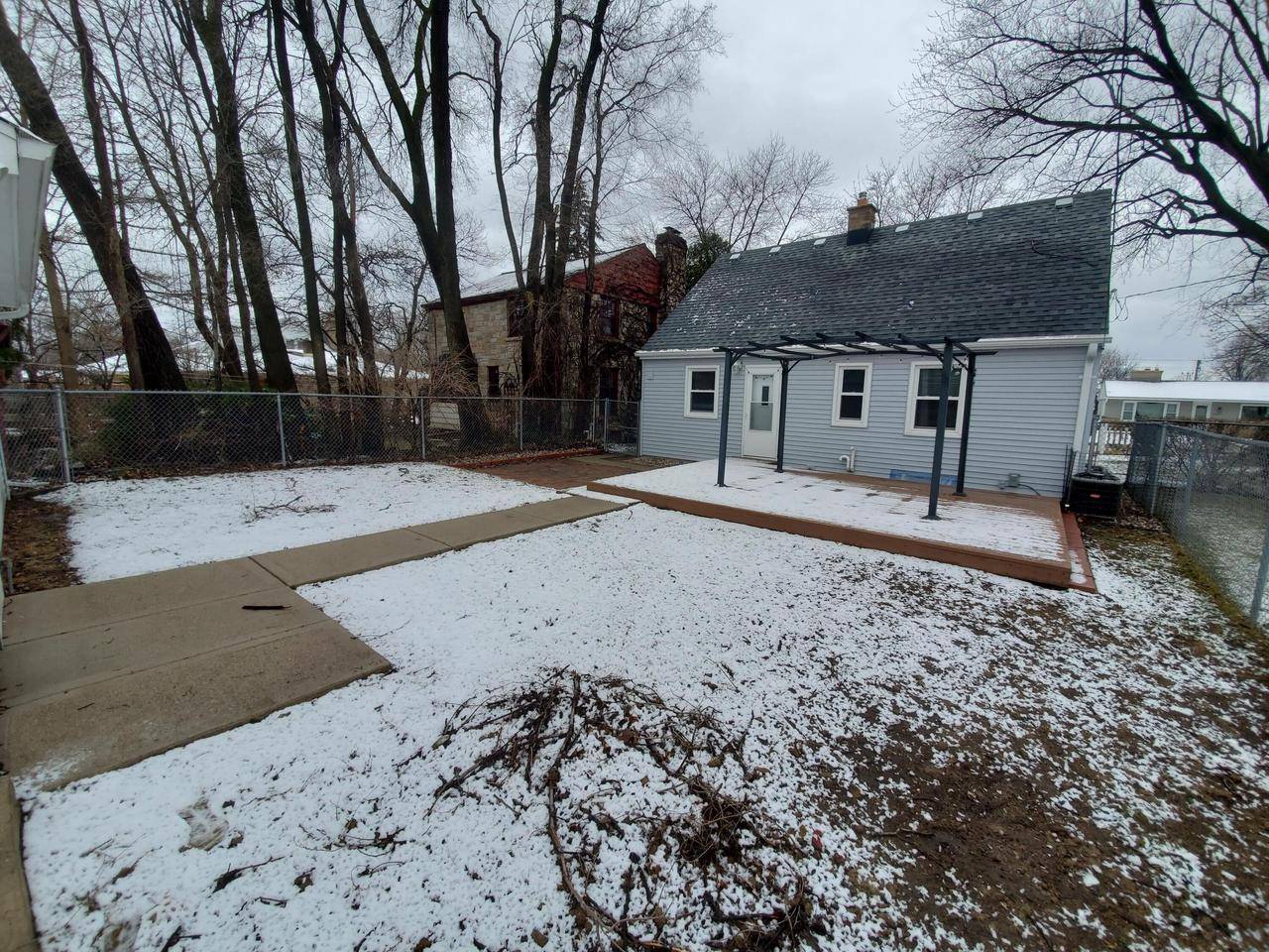West Allis, WI 53227,2046 S 107th STREET