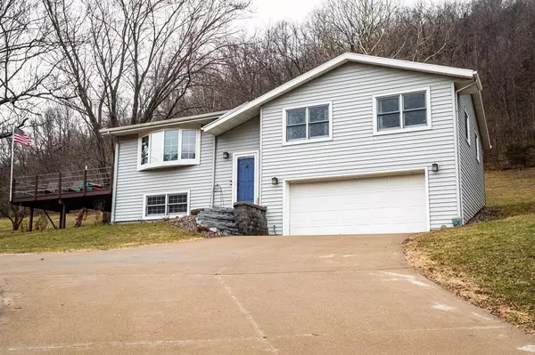 N2499 Proksch Coulee Rd, Stoddard, WI 54658