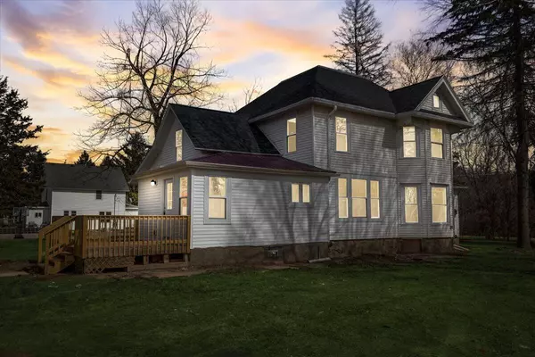 Summit, WI 53066,38532 Sunset DRIVE