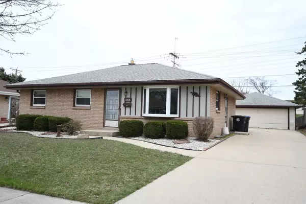 5416 S Elaine Ave, Cudahy, WI 53110