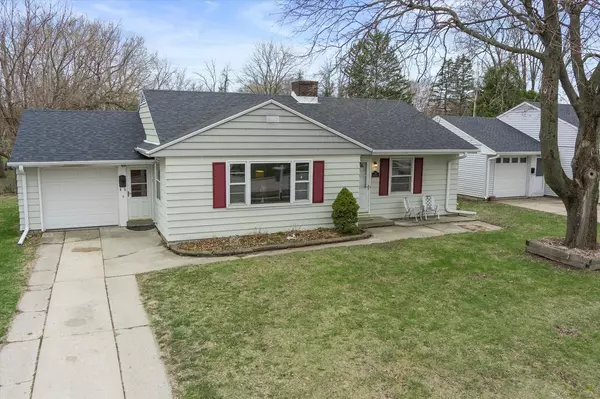 Cedarburg, WI 53012,N56W5595 Sunnyside LN