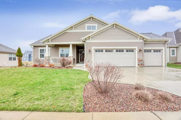 1320 Bluestem Trl, Oconomowoc, WI 53066