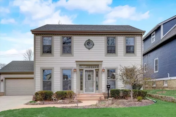 5026 N Santa Monica Blvd, Whitefish Bay, WI 53217