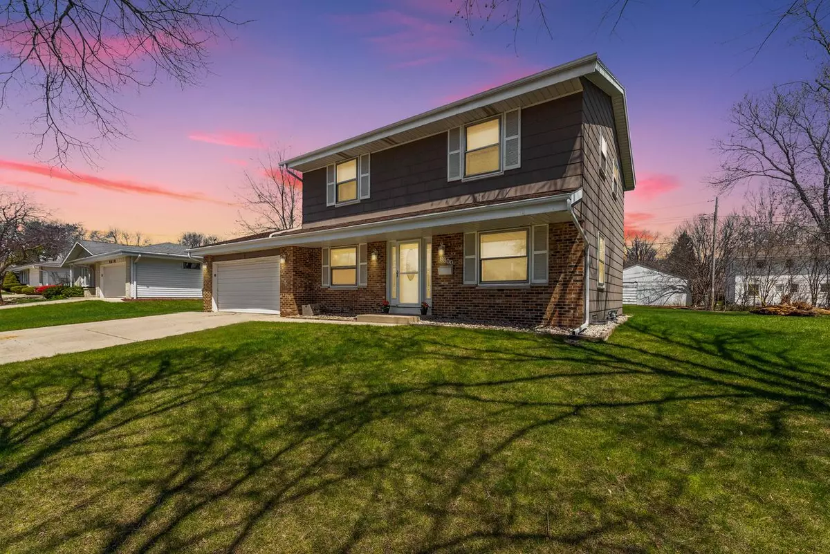 Milwaukee, WI 53224,8800 W Petersik ST