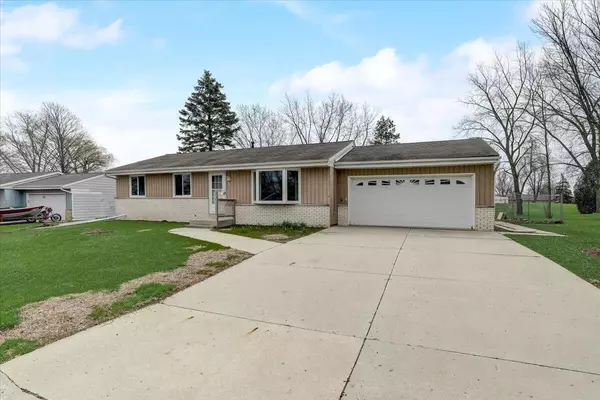 Fredonia, WI 53021,220 Manor Dr