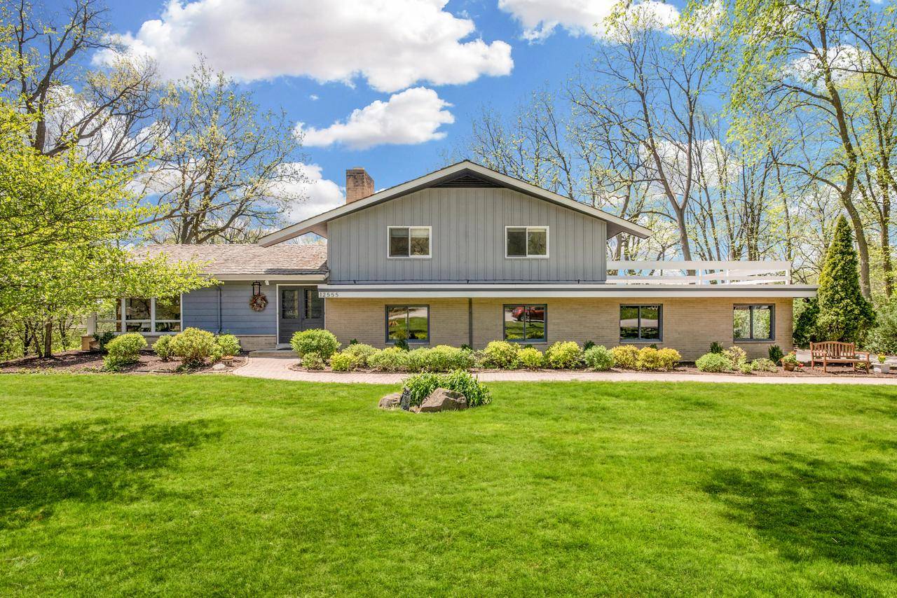 12555 Green Meadow Pl, Elm Grove, WI 53122