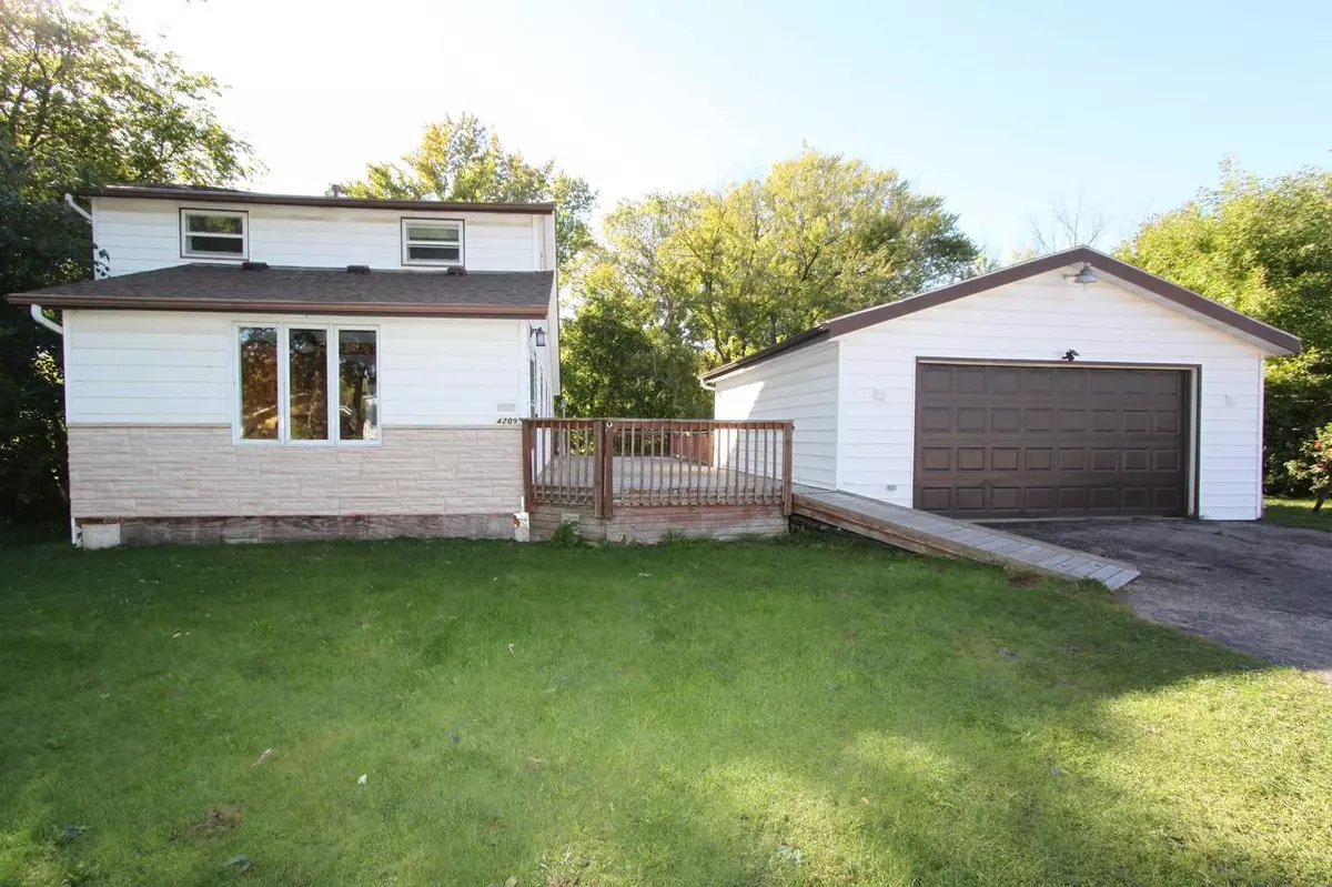 Delavan, WI 53115,4209 Central BOULEVARD