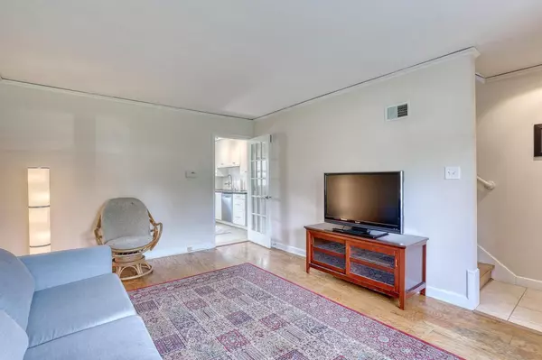 Whitefish Bay, WI 53217,4914 N Shoreland AVENUE