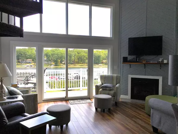 Delavan, WI 53115,1472 S Delavan Club DR #8