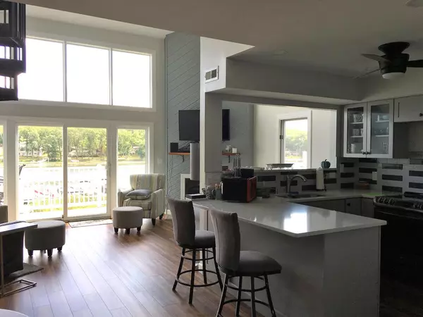 Delavan, WI 53115,1472 S Delavan Club DR #8