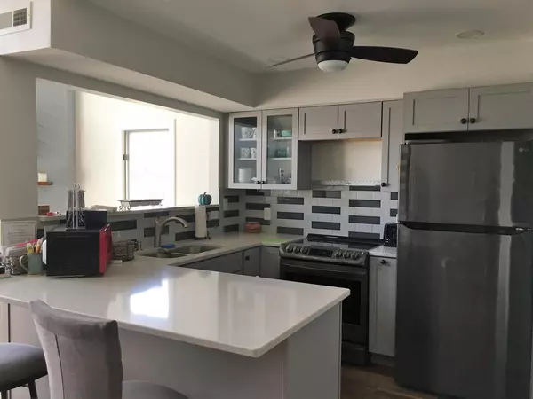 Delavan, WI 53115,1472 S Delavan Club DR #8