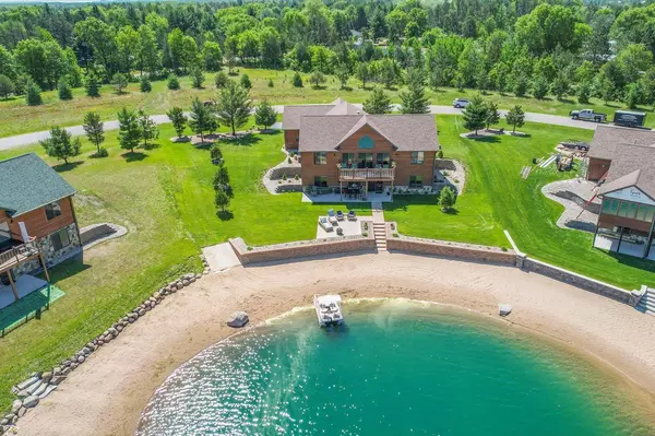 5642 W Island Lake Dr, New Lisbon, WI 53950