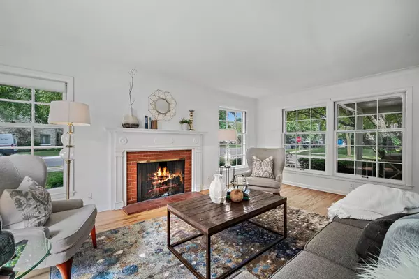 Whitefish Bay, WI 53217,6367 N Berkeley BOULEVARD