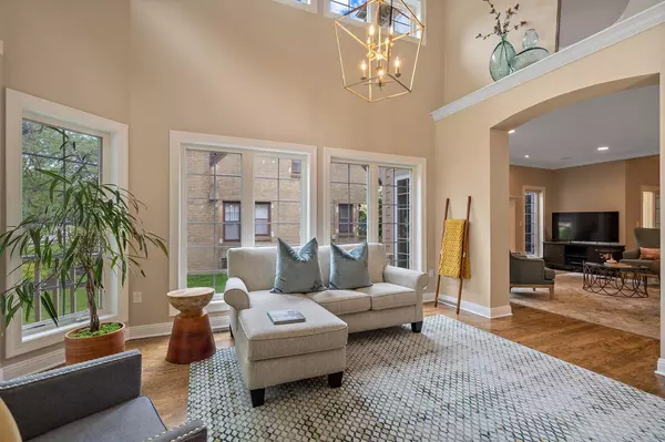 Whitefish Bay, WI 53217,4839 N Bartlett AVENUE