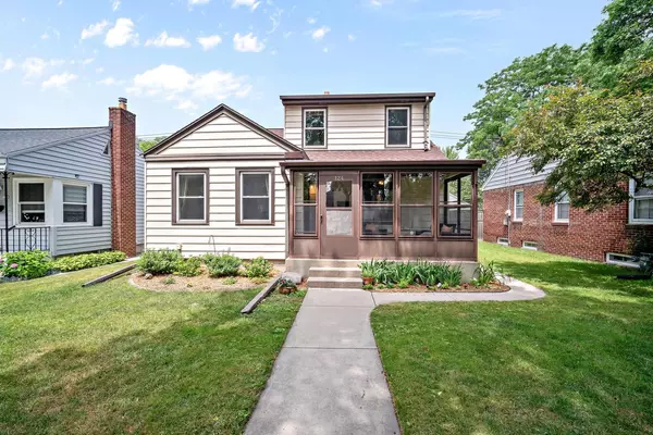124 E Henry Clay STREET, Whitefish Bay, WI 53217