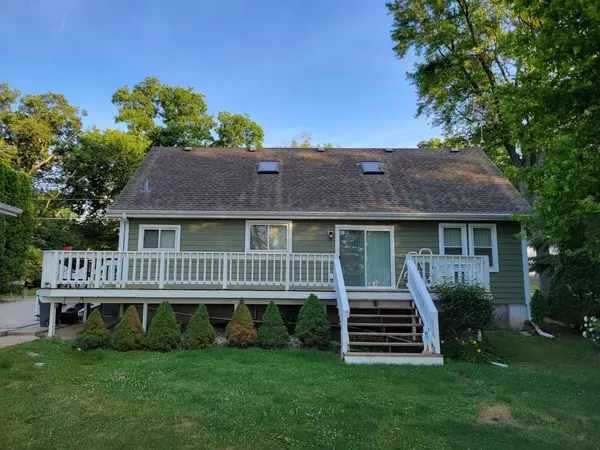 312 Inlet Shore Dr, Delavan, WI 53115