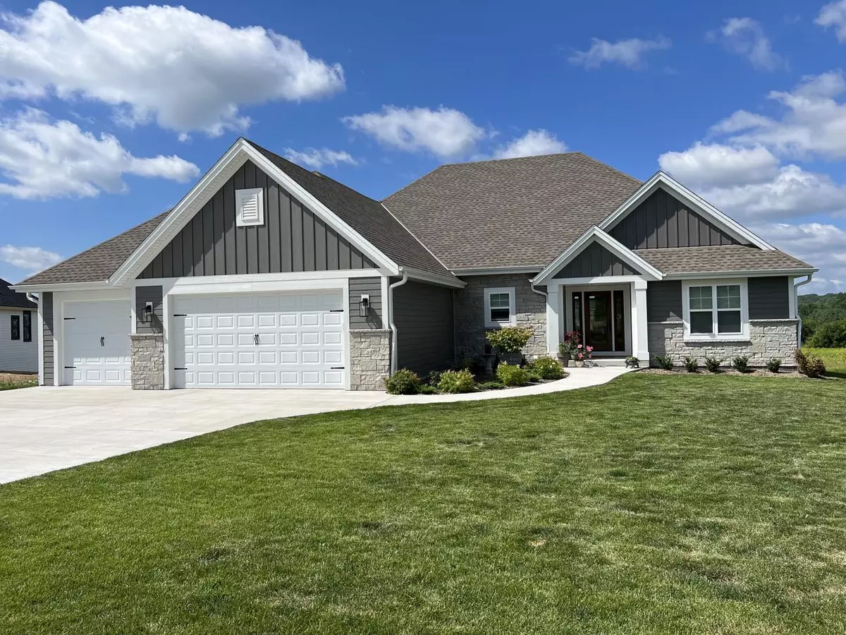 Mukwonago, WI 53149,W302S5471 Spring Brook Ct