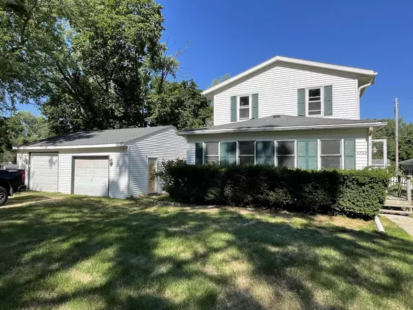 4202 Pleasant STREET, Delavan, WI 53115