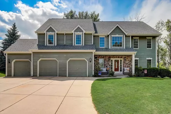 W68N285 Evergreen Blvd, Cedarburg, WI 53012