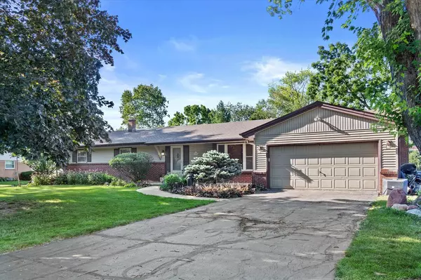 S67W13744 Fleetwood Rd, Muskego, WI 53150