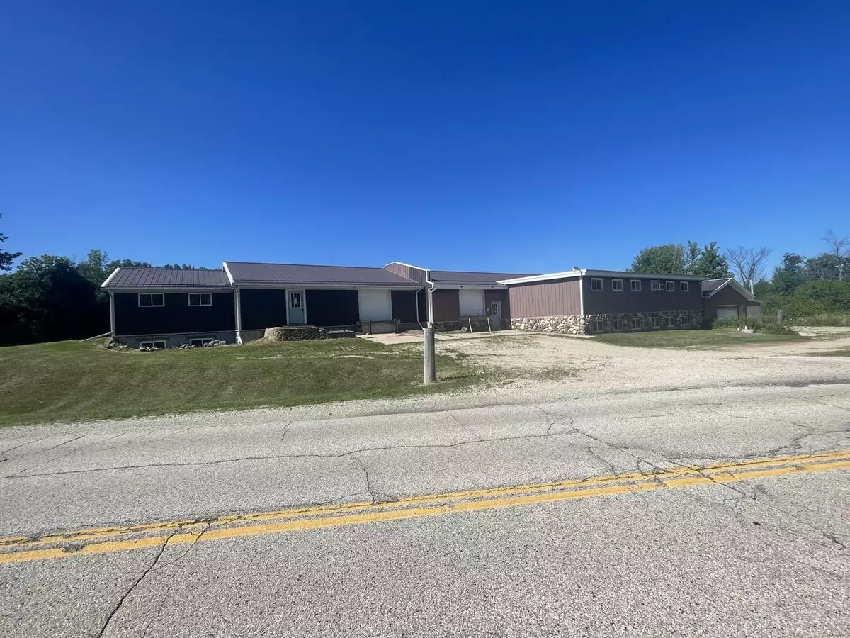Muskego, WI 53150,S106W16440 Muskego Dam DRIVE