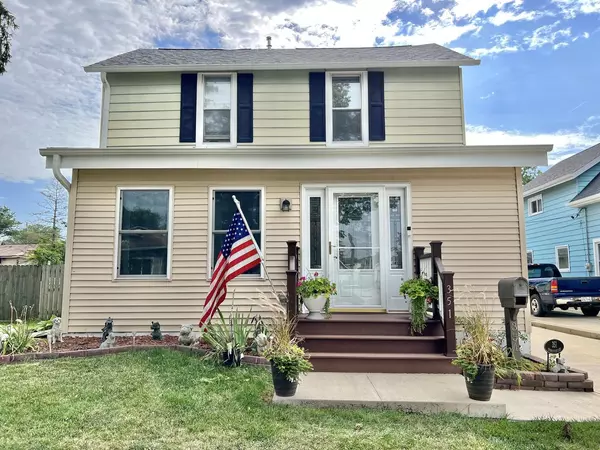 351 Bradley Ave, Delavan, WI 53115