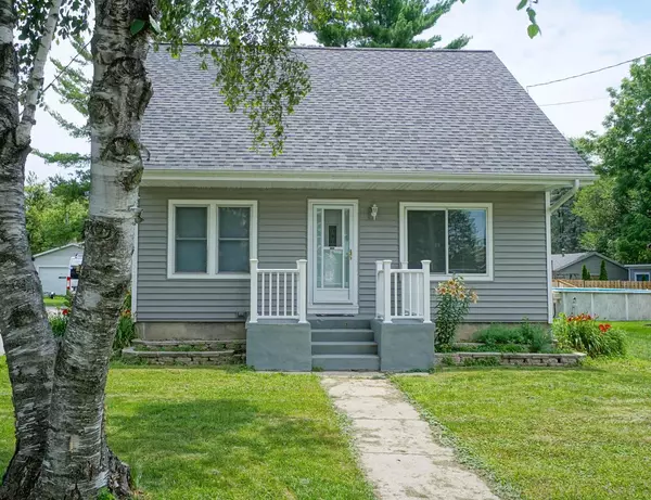 W347N5250 Elm Ave, Okauchee, WI 53069