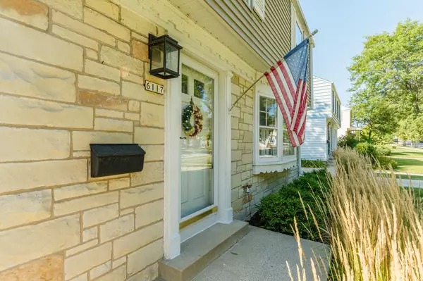 Whitefish Bay, WI 53217,6117 N Shoreland Ave