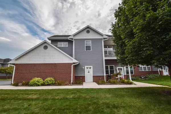 697 W Dekora STREET #E, Saukville, WI 53080