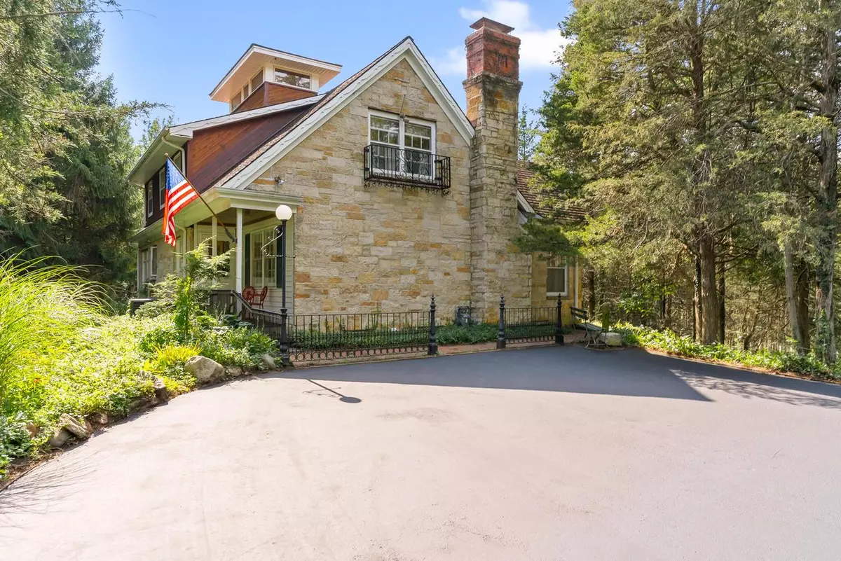 Dousman, WI 53118,W345S3702 Moraine Hills Dr