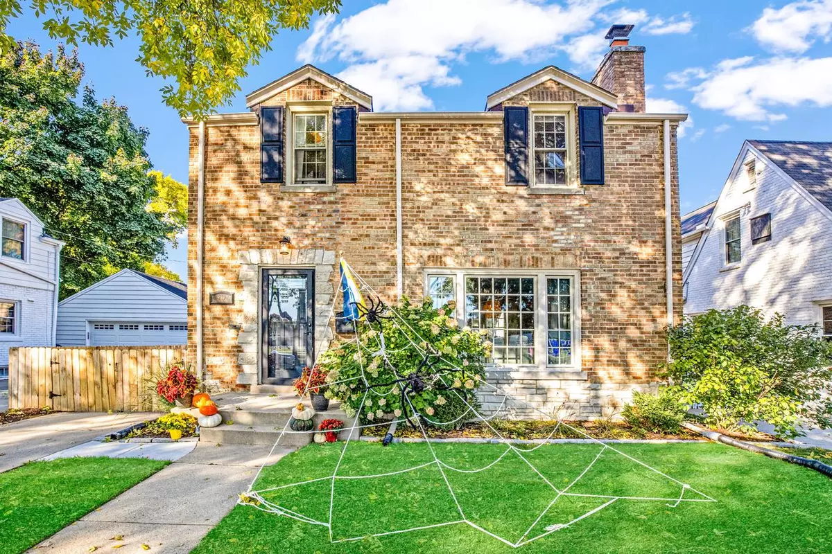 Whitefish Bay, WI 53217,5119 N Kimbark Pl