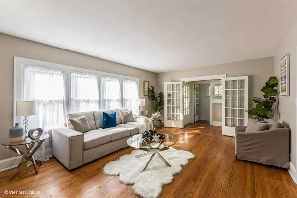 River Hills, WI 53217,880 W Green Tree ROAD