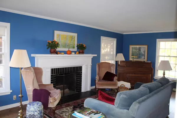 Whitefish Bay, WI 53217,5333 N Santa Monica BOULEVARD