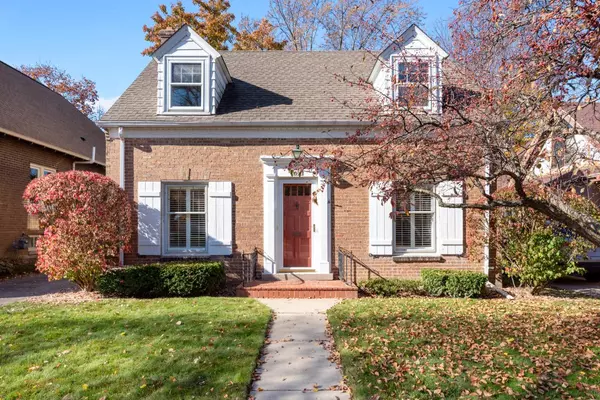 4635 N Marlborough DRIVE, Whitefish Bay, WI 53211