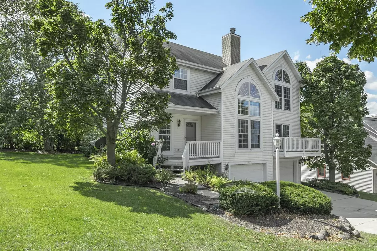 Waukesha, WI 53189,1213 Foxwood TRAIL