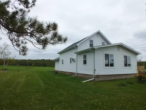 Tigerton, WI 54486,W16610 Dent Creek Rd