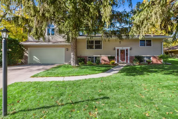 348 Spring Ln, Delavan, WI 53115