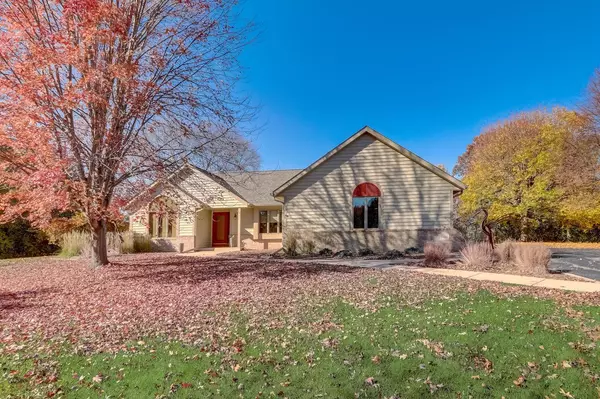 36480 Serenity LANE, Summit, WI 53066