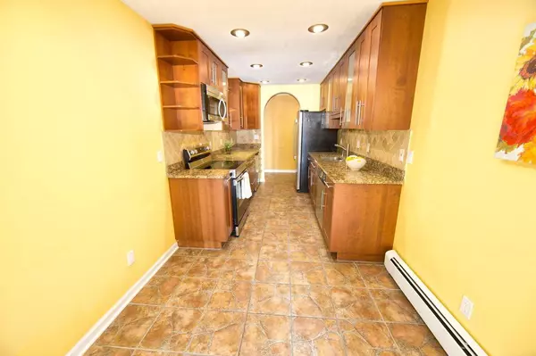 Whitefish Bay, WI 53217,825 E Henry Clay STREET #201