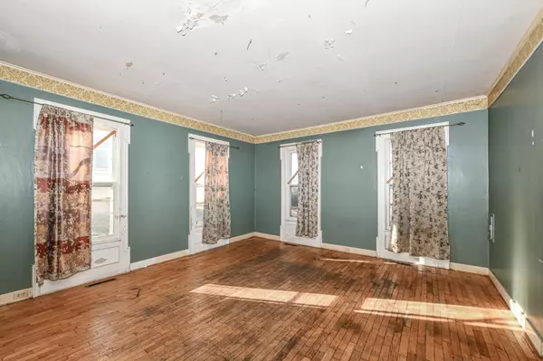 Delavan, WI 53115,121 N 5th STREET