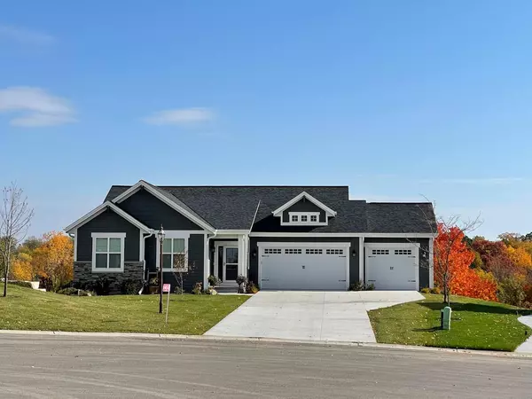 S54W2535 Pebble BROOK, Waukesha, WI 53189