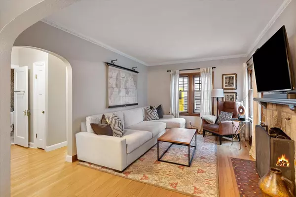 Whitefish Bay, WI 53217,5115 N Berkeley BLVD