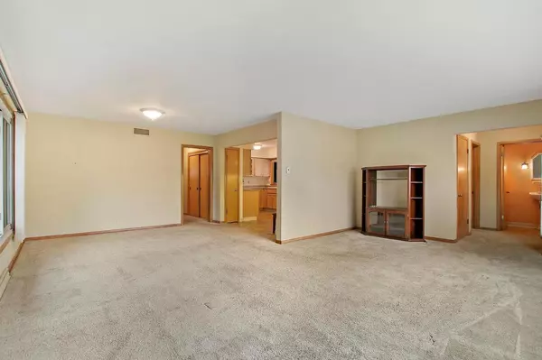 Elmwood Park, WI 53405,3337 Kensington Ct