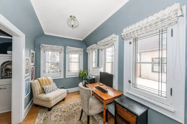 Whitefish Bay, WI 53217,5030 N Larkin St