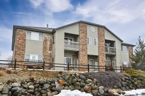 W169S7609 Gregory DRIVE #E, Muskego, WI 53150