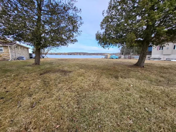 Hubertus, WI 53033,4988 LAKEVIEW AVENUE