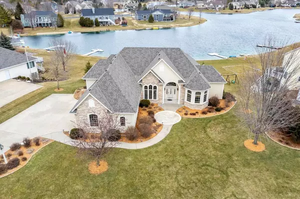 410 W Red Pine CIRCLE, Dousman, WI 53118